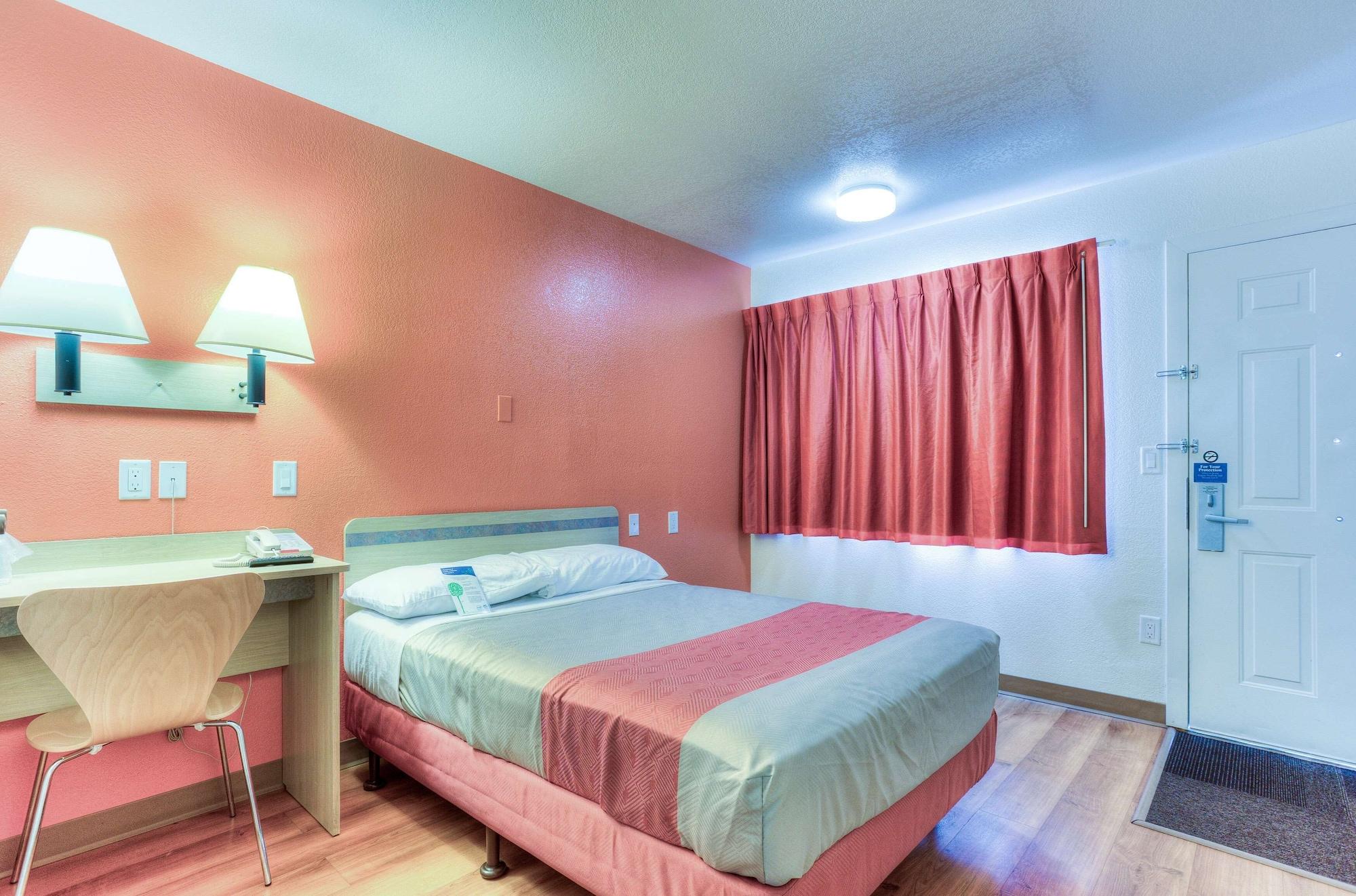 Motel 6-Tigard, Or - Portland South - Lake Oswego Exterior photo