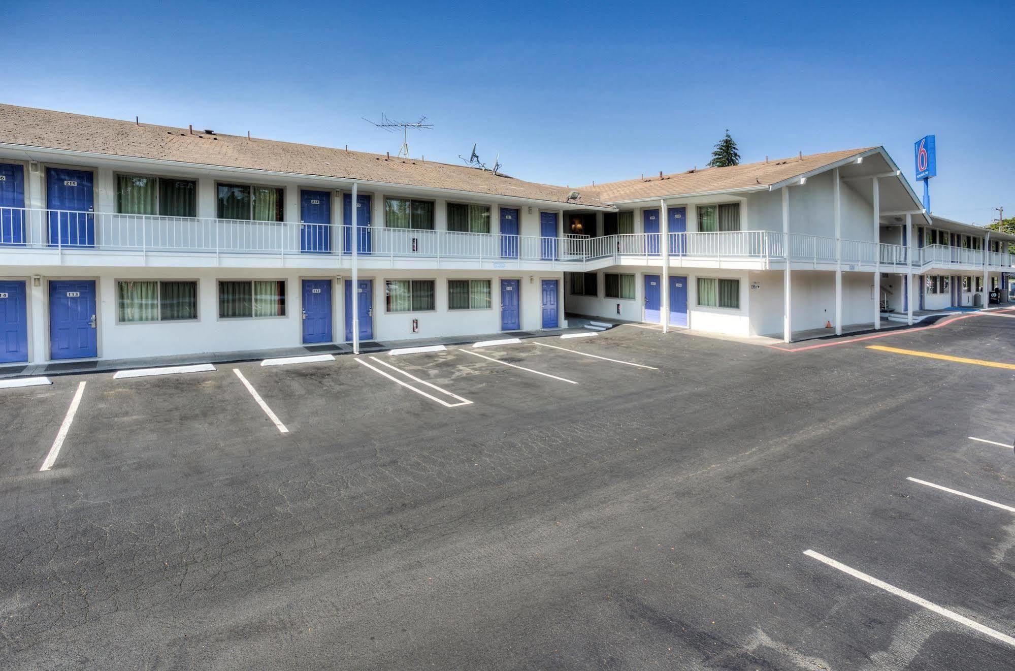 Motel 6-Tigard, Or - Portland South - Lake Oswego Exterior photo