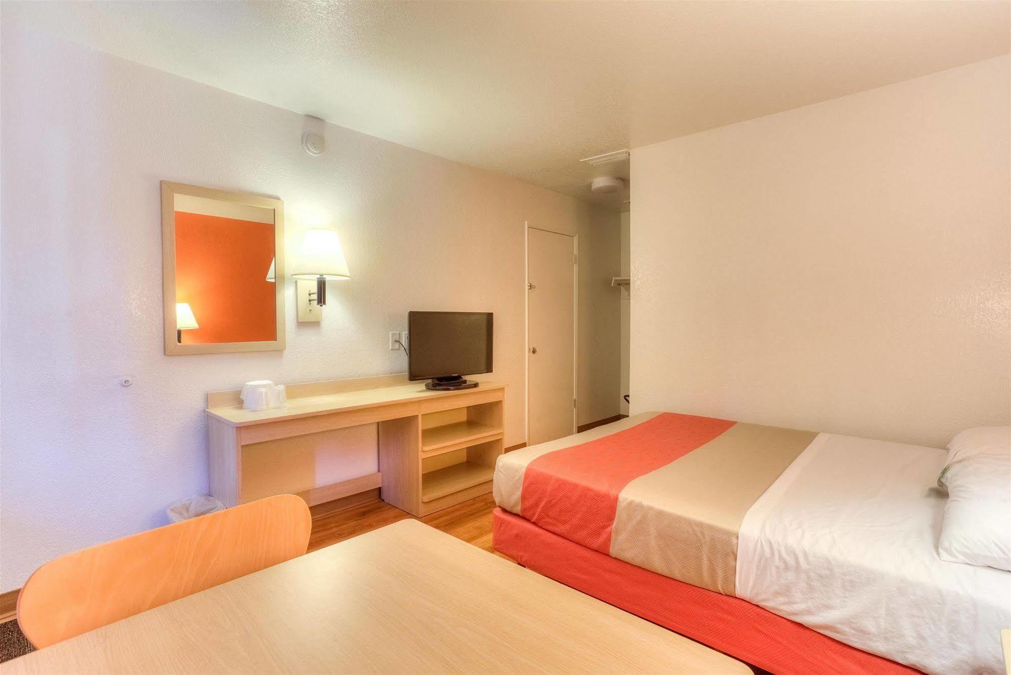 Motel 6-Tigard, Or - Portland South - Lake Oswego Exterior photo
