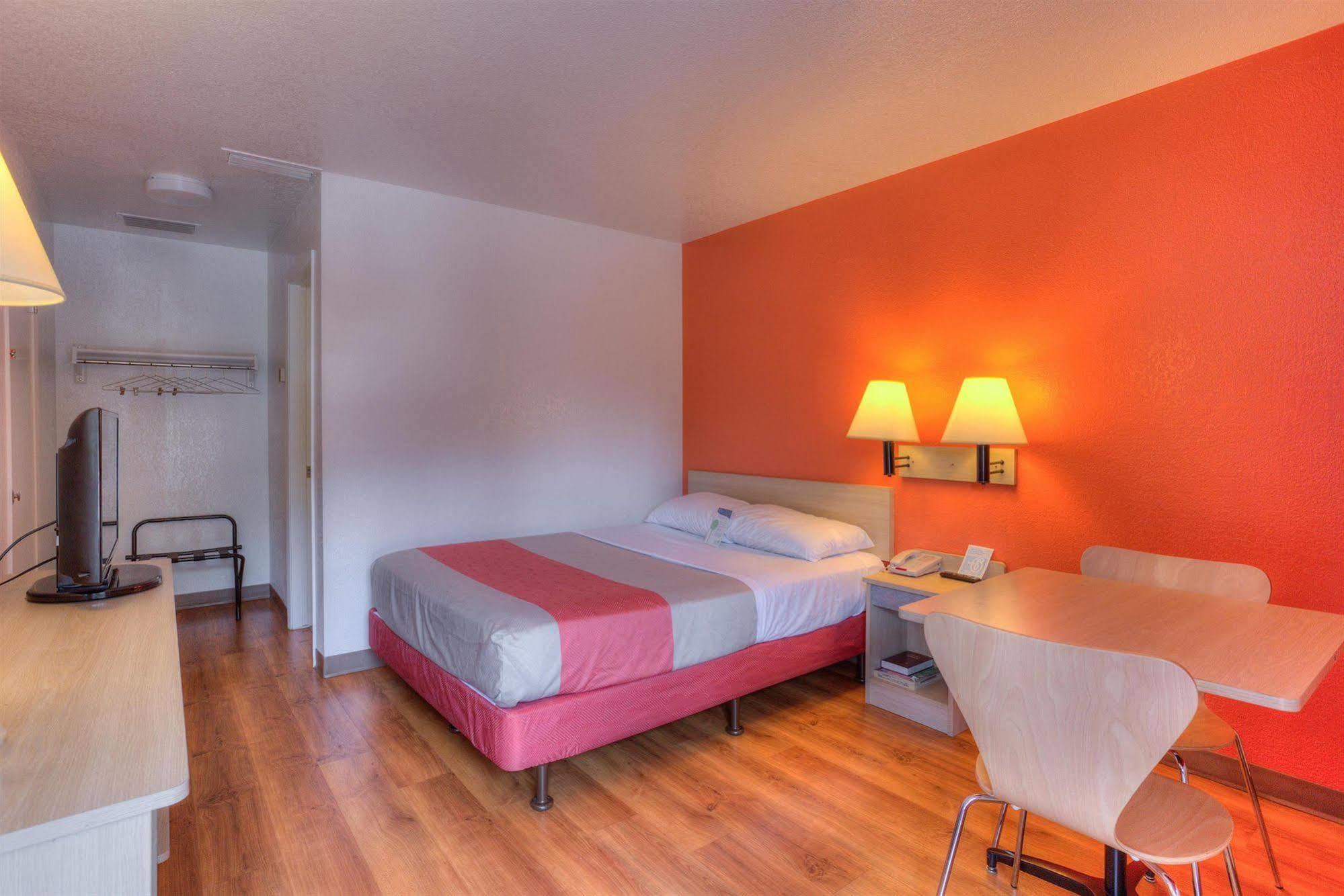 Motel 6-Tigard, Or - Portland South - Lake Oswego Exterior photo